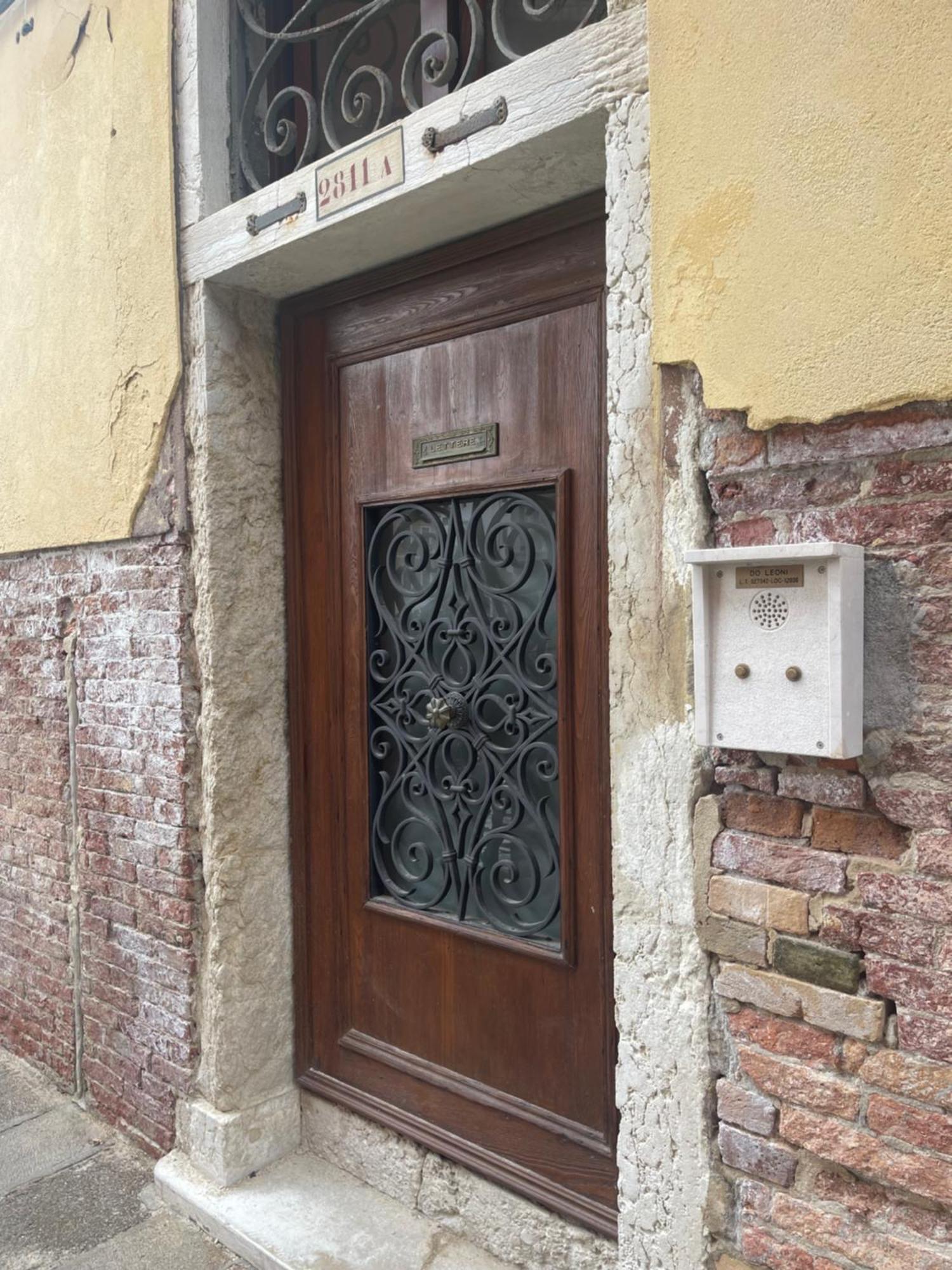 Do Leoni Apartments Венеция Екстериор снимка